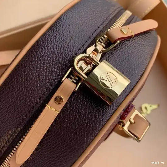 CHAPEAU Louis BOITE PETITE Vuitton 0518